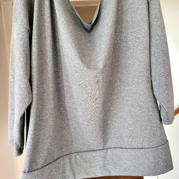 Faux-Rhinestone Studded Skull One Shoulder Sweatshirt from Mansilifei - Picture 4 of 7